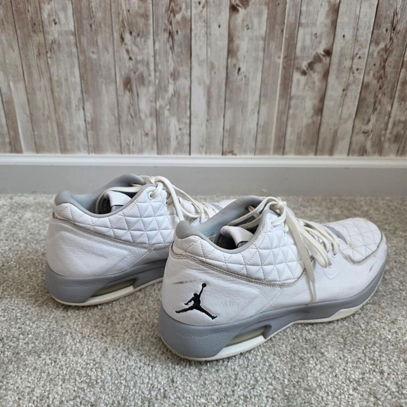 Men's Jordan Sneakers Size 11.5 White and Gray - Picture 4 of 7